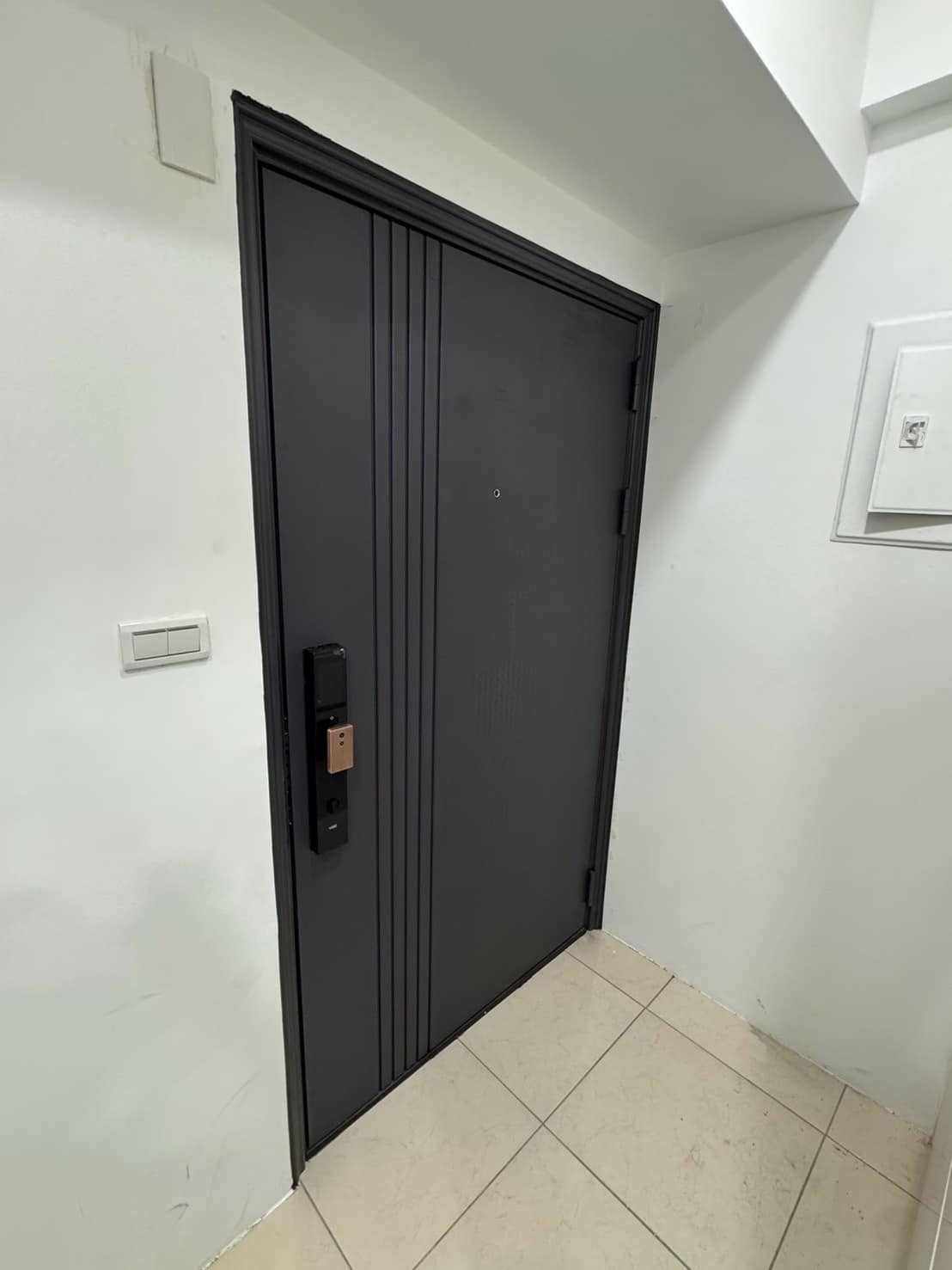 台南玄關門包框處理換新