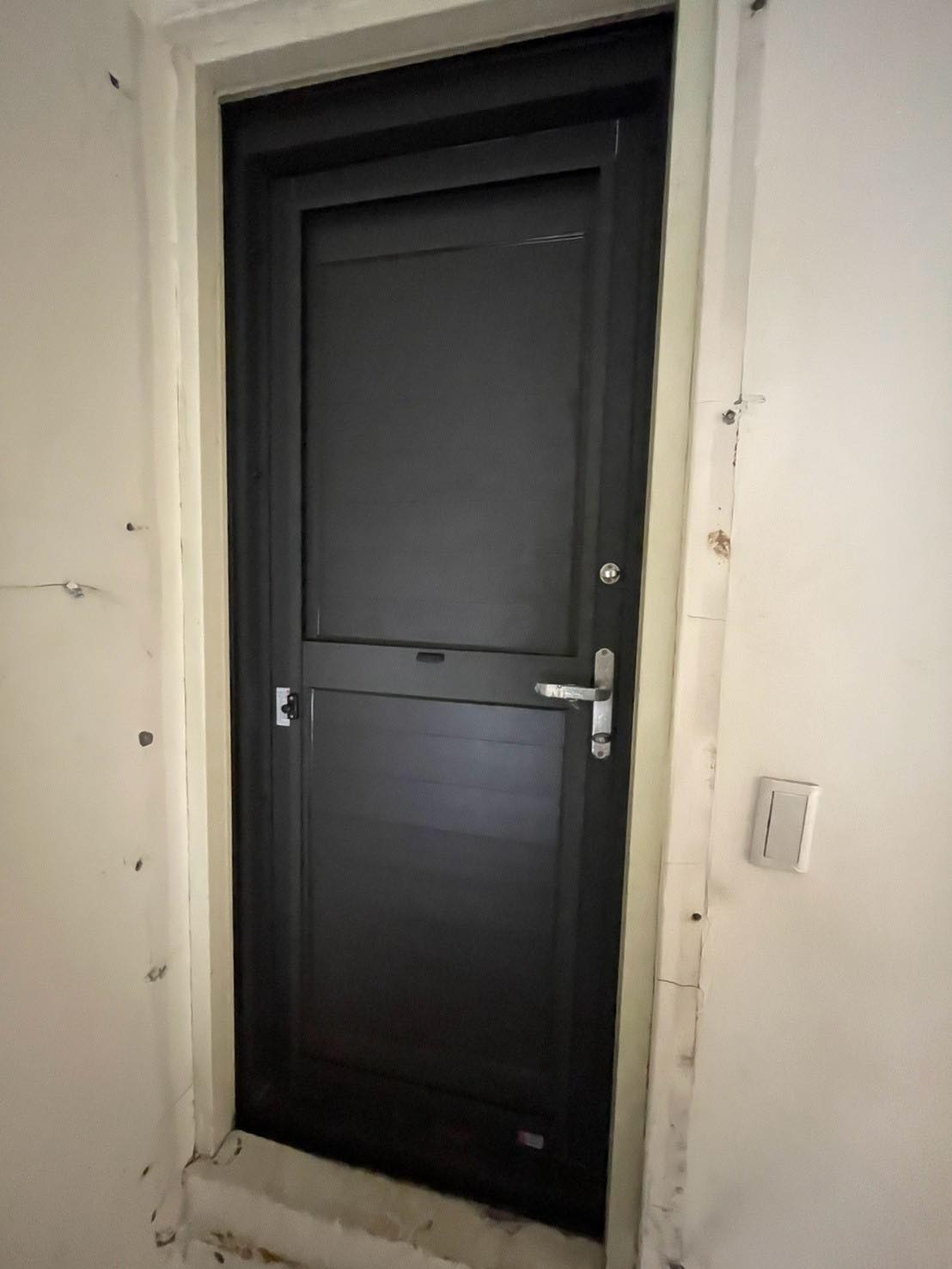 台南鋁門窗包框施工