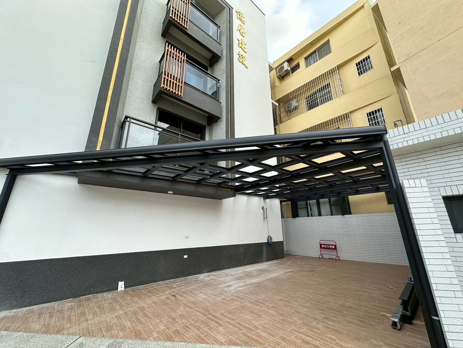 台南採光罩骨架搭建