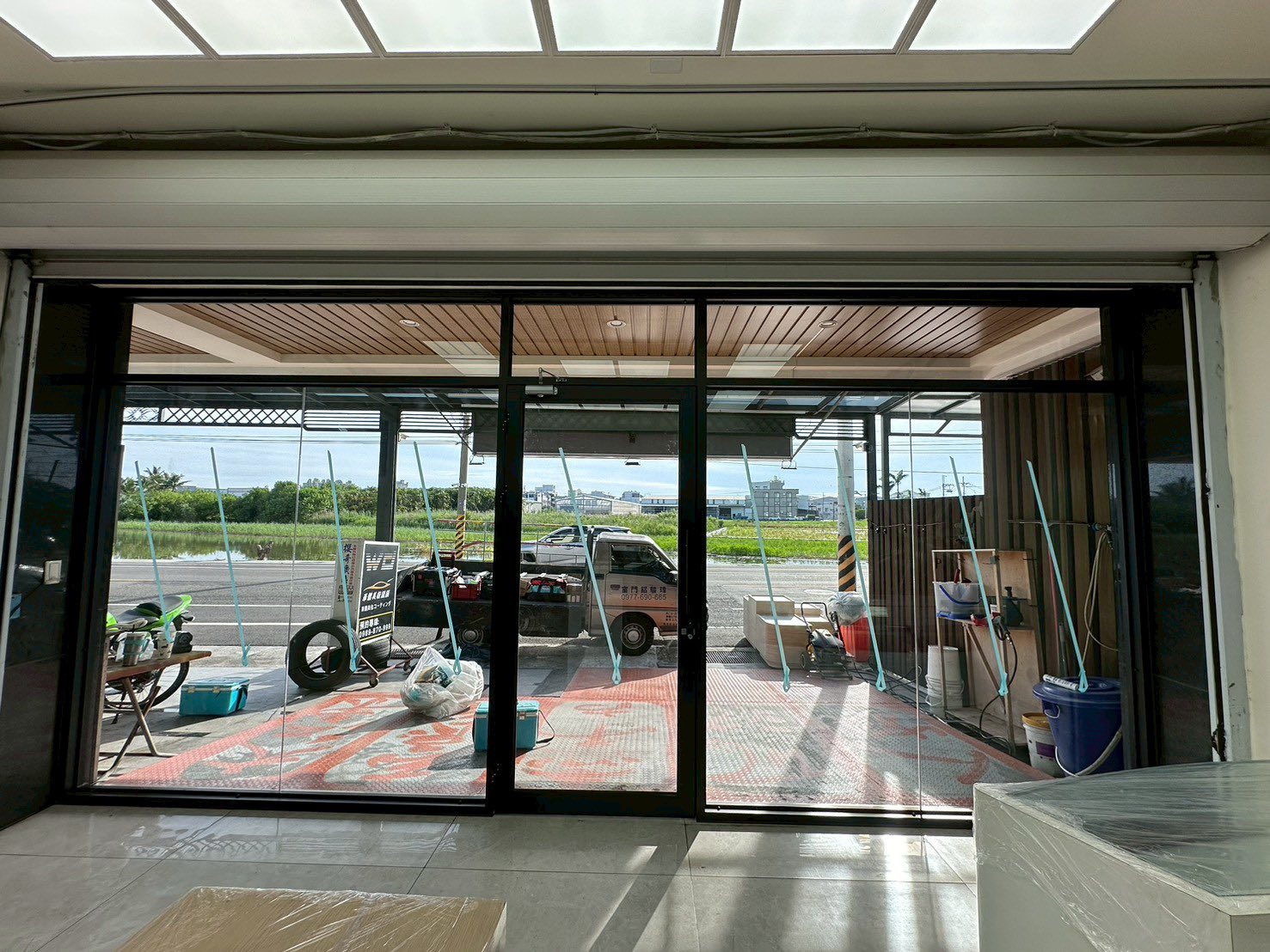 台南店面玻璃門施工