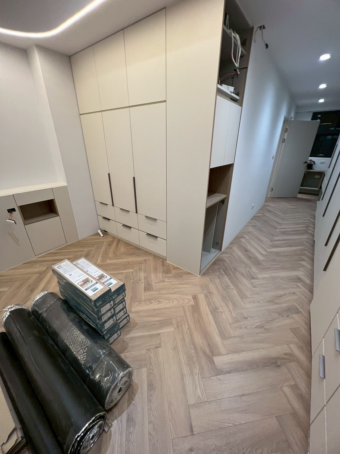 德國Kernon超耐磨木地板 人字貼造型